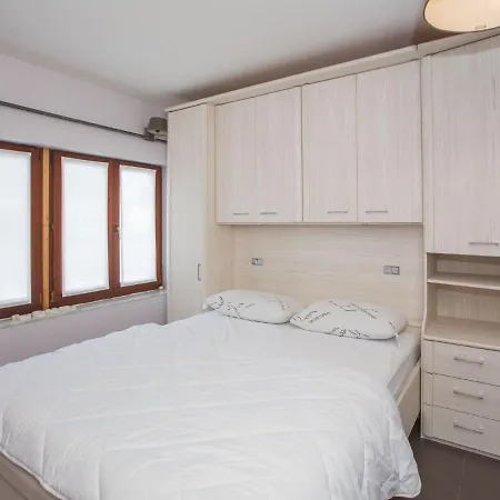 Beautiful Detached With Spacious Garden And Infrared Sauna, 800 M From The Sea Villa