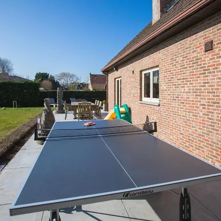 Villa Beautiful Detached With Spacious Garden And Infrared Sauna, 800 M From The Sea
